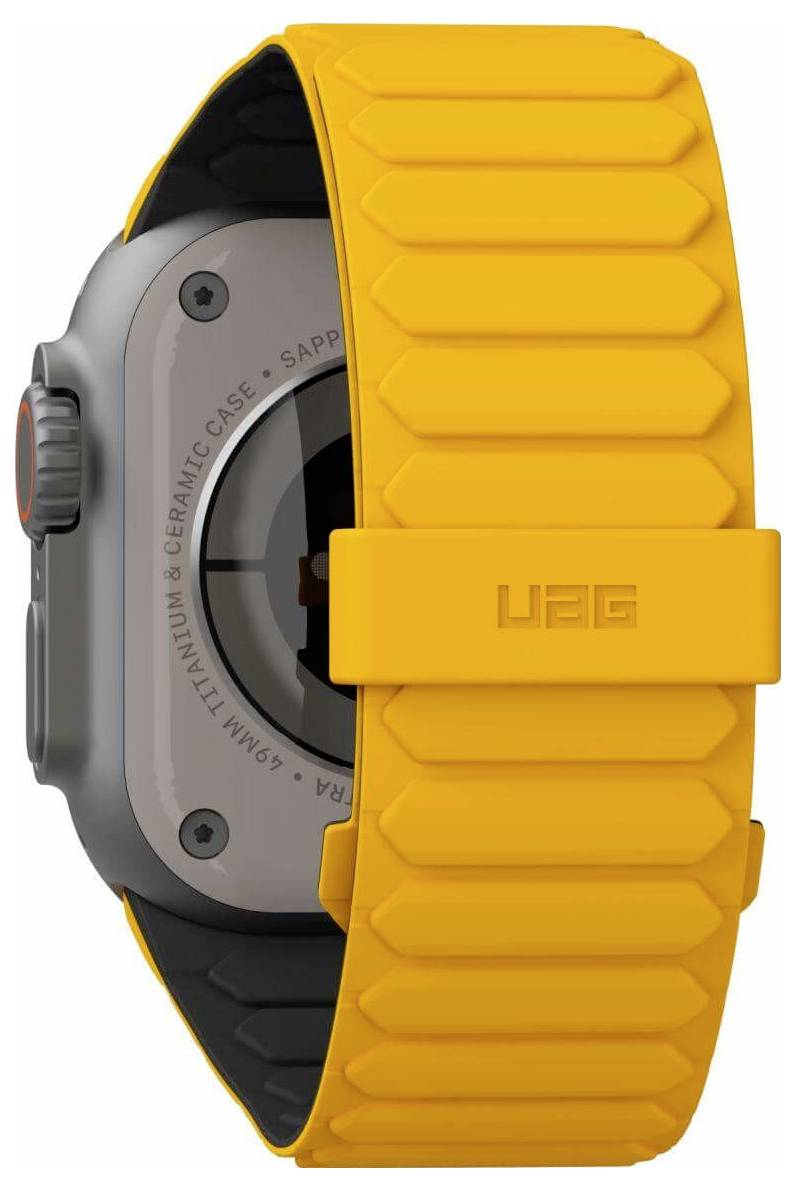 Een smartwatch met een rond gezicht en oranje banden, getoond van opzij. De horloge heeft een grote knop en een zichtbare polsbandsluiting.