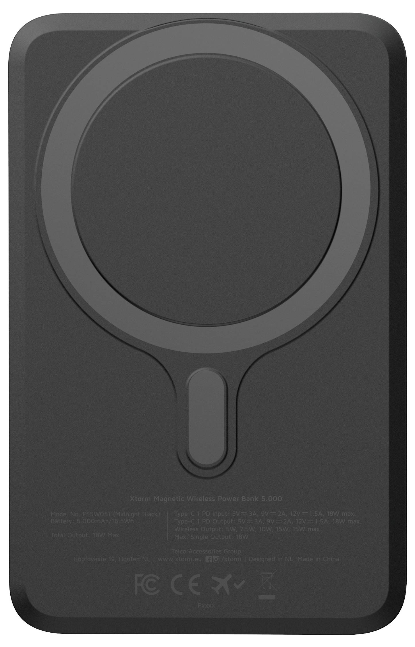 Een zwarte rechthoekige draadloze powerbank met een rond oplaadpad-ontwerp, met merklogo en regelgevingssymbolen zichtbaar aan de onderkant.