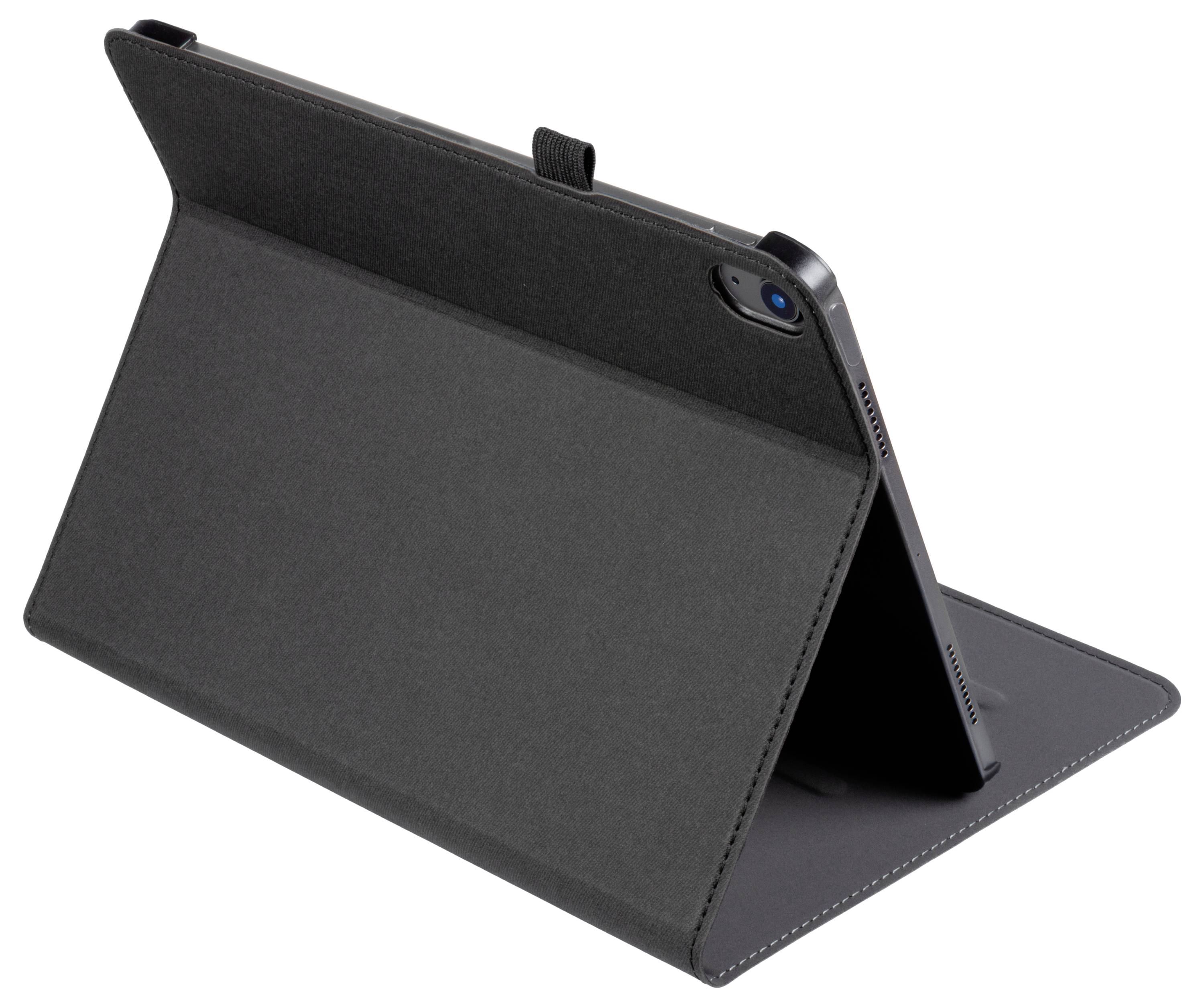 Een tablet in een zwarte opvouwbare standaard, rechtop geplaatst. De standaard bedekt de achterkant van het apparaat, waarbij de camera en schermranden zichtbaar blijven.