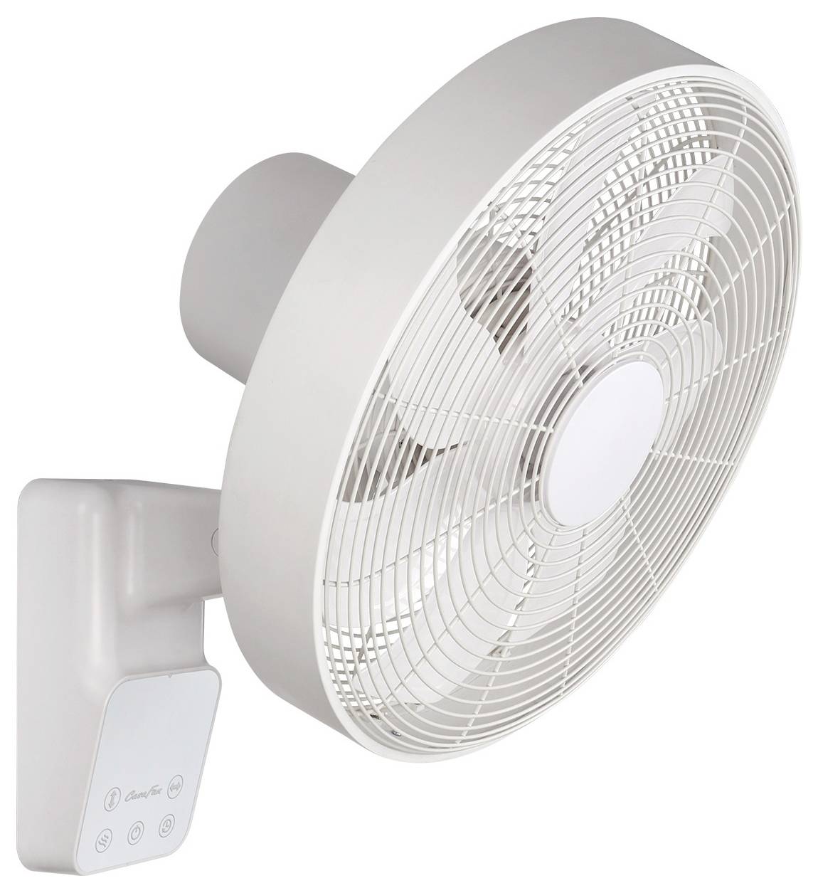 Een aan de muur gemonteerde, witte oscillerende ventilator met een beschermend metalen rooster en bedieningspaneel op de basis, geschikt voor binnenkoeling.