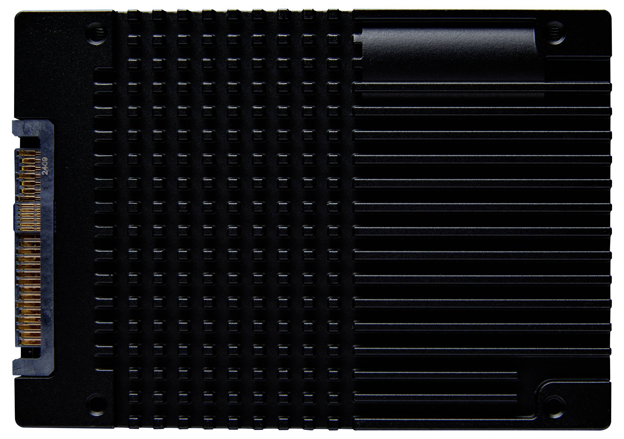 Een zwarte solid-state drive (SSD) met een gestructureerde oppervlakte en zichtbare aansluitpennen aan één uiteinde.