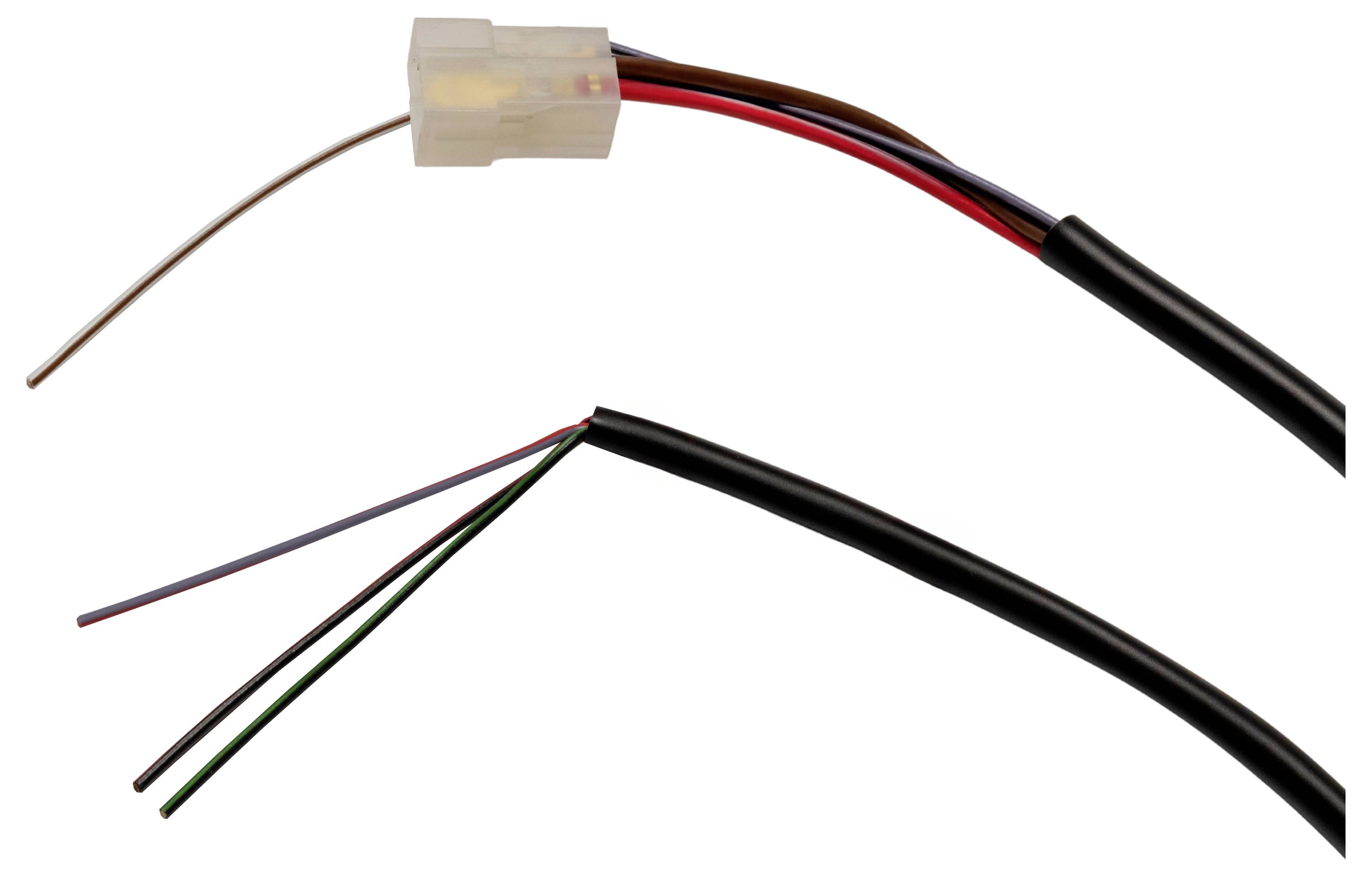 'Twee elektrische kabels: eentje met een witte connector en gekleurde draden, de andere met onbedekte gekleurde draden, klaar voor aansluiting.'