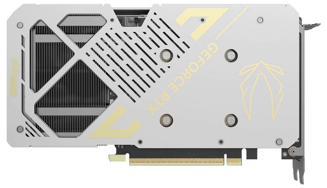 Een computervideokaart met 'GEFORCE RTX' en een gestileerd logo op een lichte behuizing met koelingsventilatieopeningen.