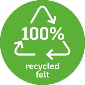 Groene cirkel met wit recycling symbool dat '100% gerecycled vilt' omsluit.