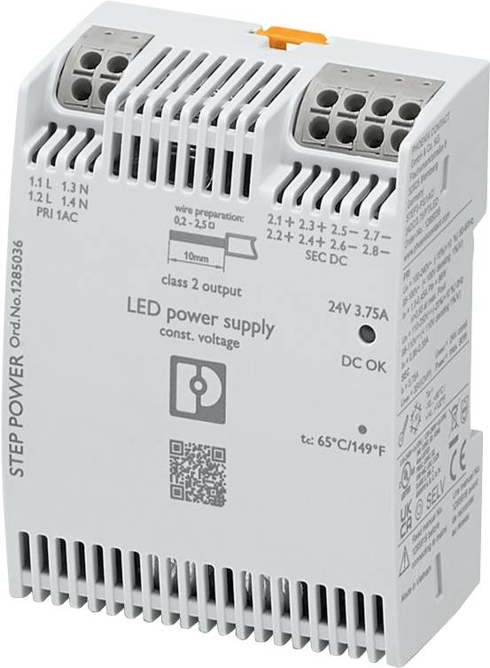 Een witte LED-voeding met aansluitblokken, gelabeld als '24V 3,75A'. Het bevat veiligheidscertificeringen en een QR-code aan de voorkant.
