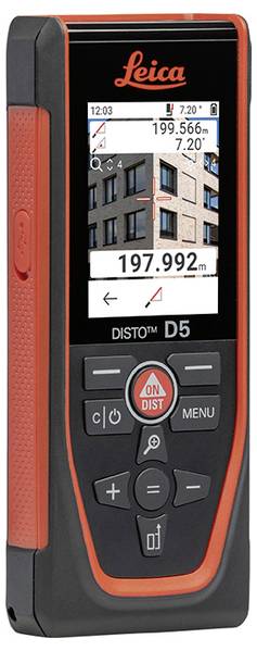 Een draagbare laser-afstandsmeter met een kleurenscherm dat afstands- en hoekmeetwaarden van een gebouw weergeeft.