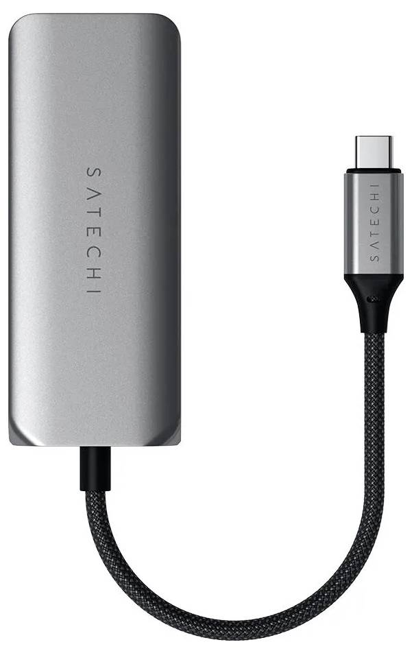 Strakke grijze USB-C hub met een gevlochten kabel, gelabeld 'Satechi', biedt meerdere poorten voor connectiviteit, met de nadruk op duurzaamheid en design.