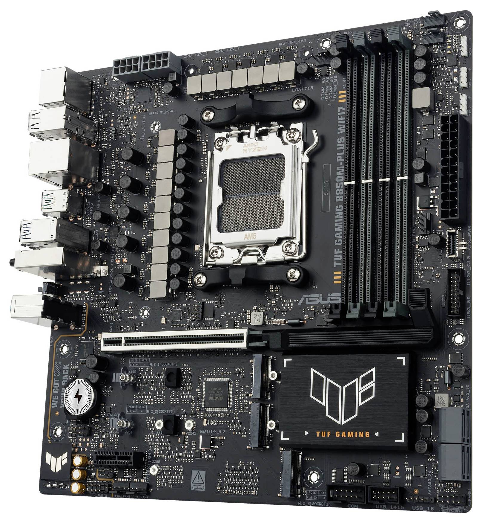 Een computermoederbord met meerdere poorten, RAM-sleuven, een PCIe-sleuf en een CPU-sokkel, gemerkt als 'TUF Gaming' door ASUS.