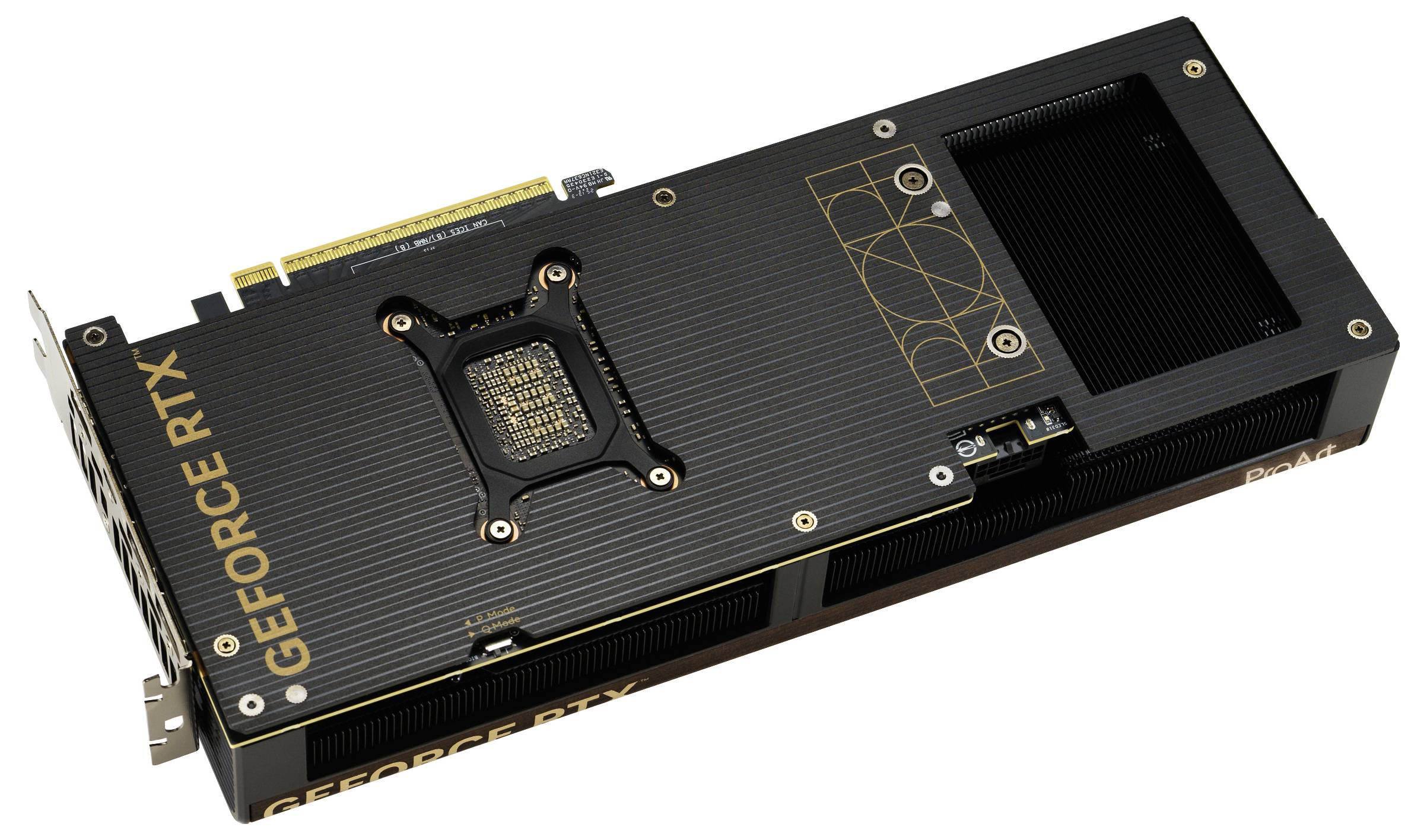 NVIDIA GeForce RTX-videokaart, met een zwart ontwerp met gouden geometrische accenten en tekst op zijn oppervlak, gezien vanuit de zijkant.