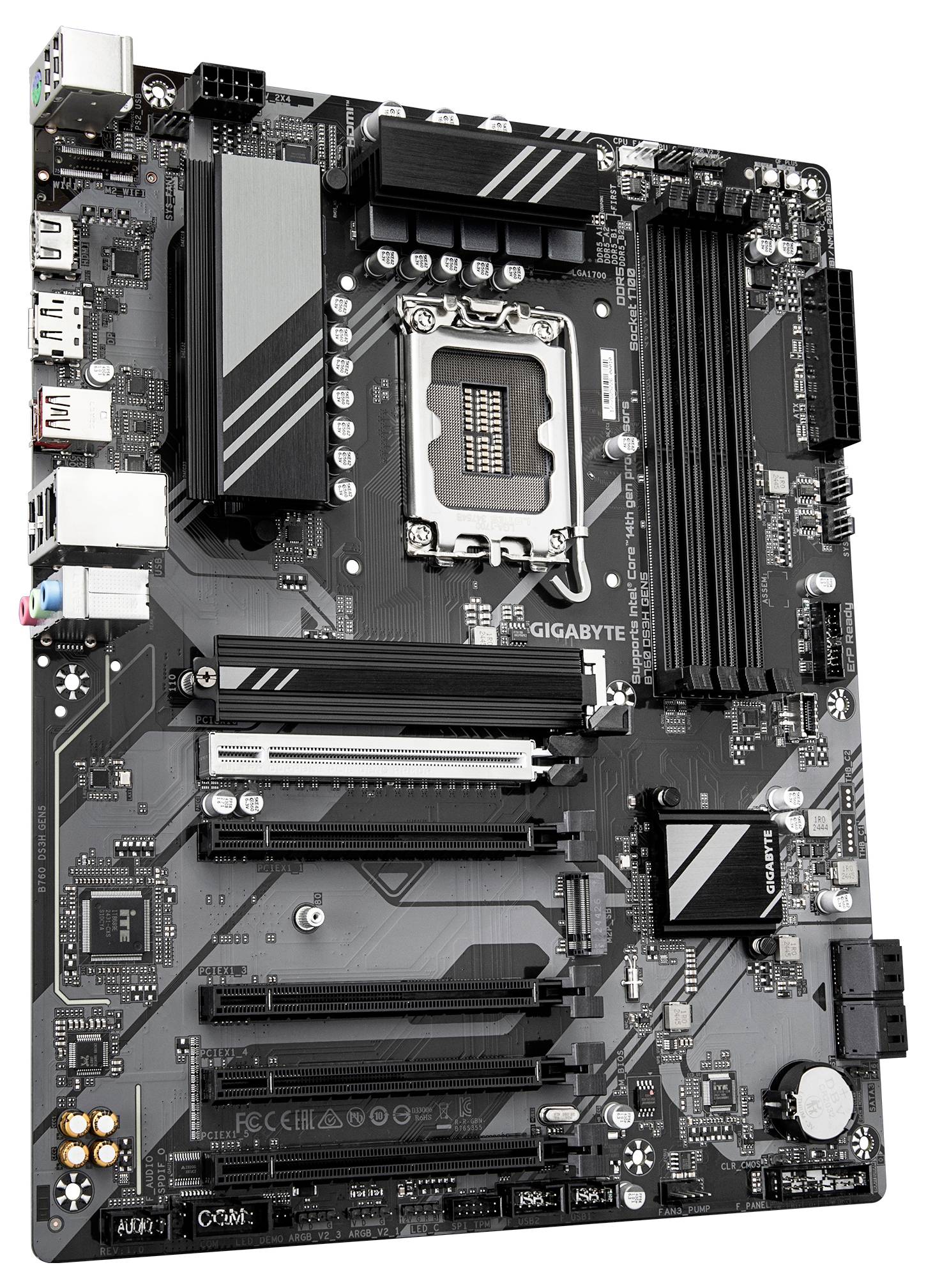 Een computermotherboard met meerdere sleuven voor RAM, een CPU-socket, PCIe-sleuven en verschillende poorten voor connectiviteit, gemerkt met 'Gigabyte.'