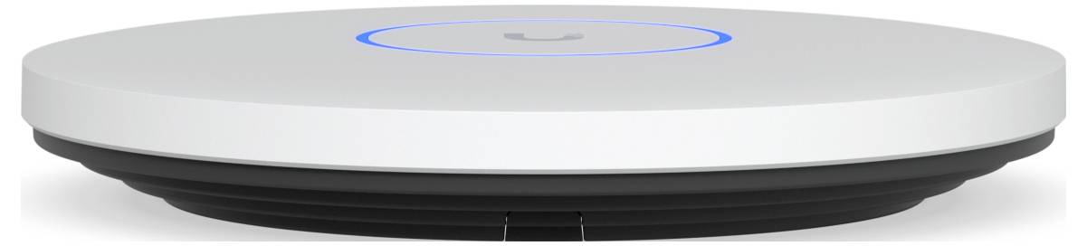 Een witte, ronde draadloze toegangspunt met een oplichtende blauwe ring bovenop, die de actieve status aangeeft. Hij heeft een strak, modern design.
