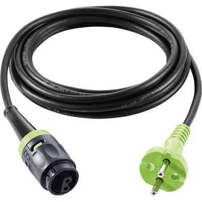 Een opgerolde zwarte kabel met een groene Europese stekker en een zwart stopcontact, gebruikt voor elektrische aansluitingen.