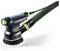 Een zwarte en groene Festool ETS 125 REQ excentrische schuurmachine met aangesloten stofafzuigslang, onder een hoek gefotografeerd om het ontwerp en de bedieningselementen goed te kunnen zien.