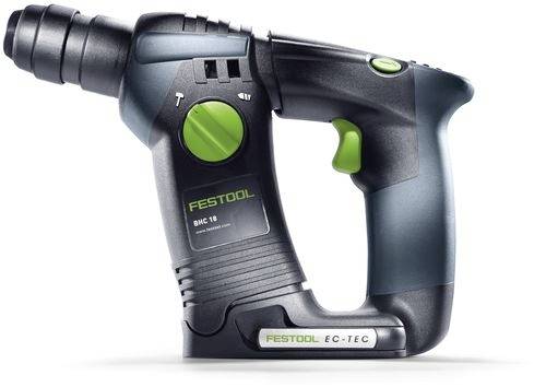 Een zwarte en groene Festool BHC 18 EC-TEC accu-boormachine met een zijhandgreep, ontworpen voor precisie en efficiëntie in houtbewerking.