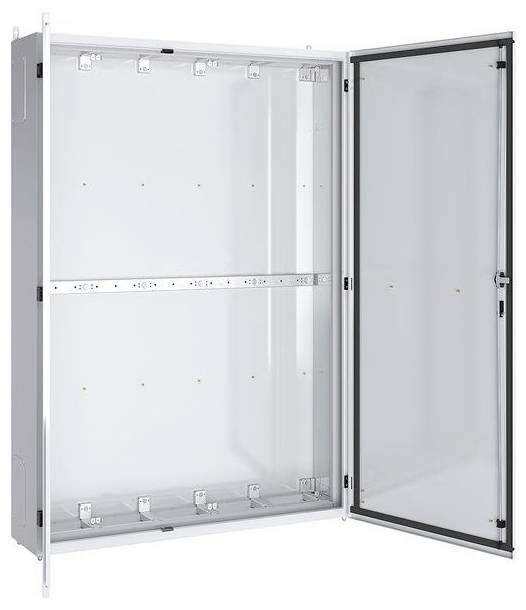Een open, lege metalen elektrische behuizing met een glazen deur, voorzien van montagebeugels aan de binnenkant. Geschikt voor het huisvesten van elektrische componenten.