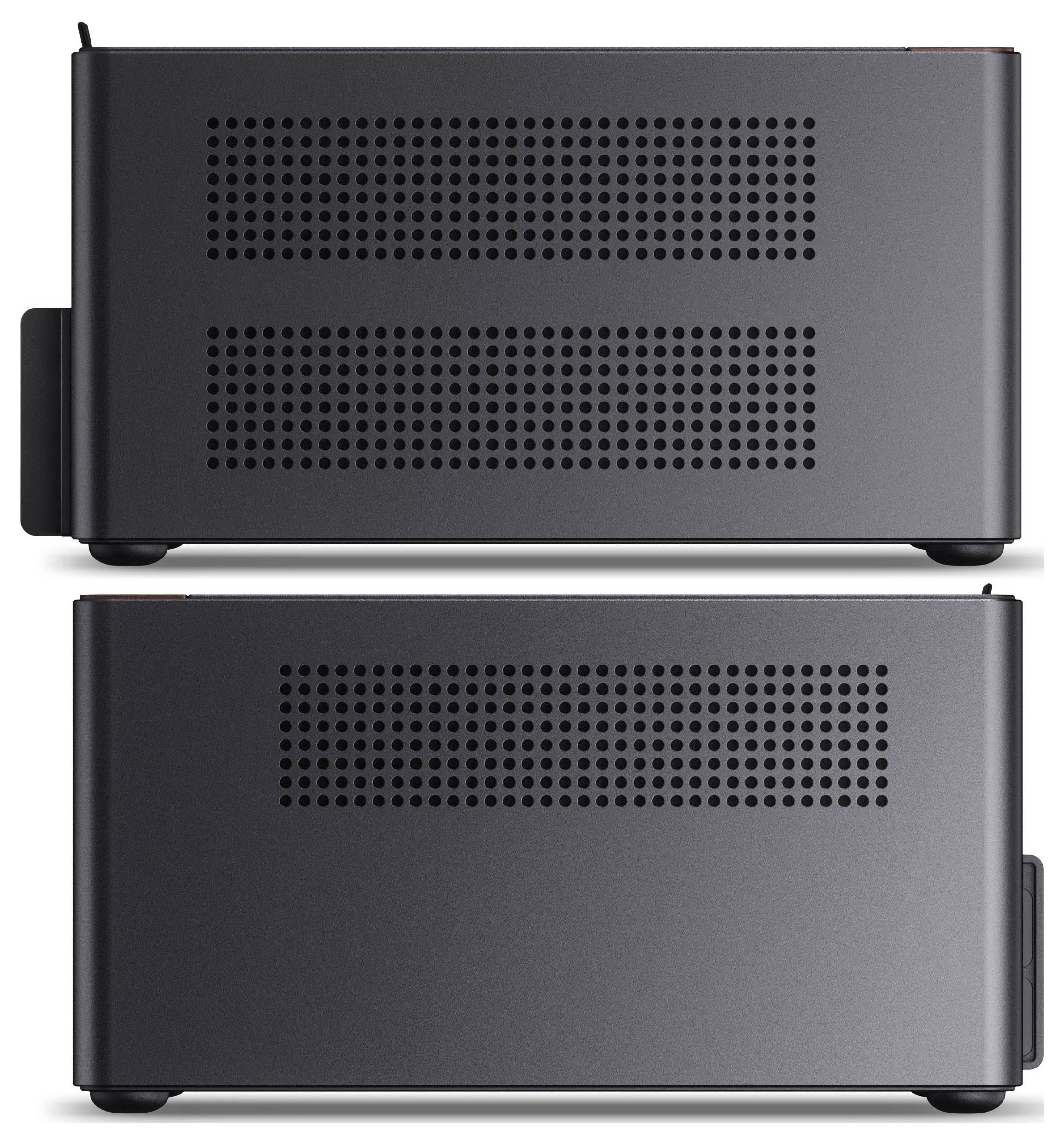 Zijaanzicht van twee zwarte computerbehuizingen met ventilatieopeningen, de ene boven op de andere geplaatst, met lichte ontwerpverschillen.