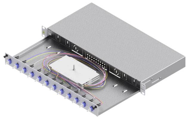 Een metalen apparatuurrek met meerdere kabelpoorten en bekabelingsaansluitingen, licht geopend om de interne componenten en bekabelingsdetails te tonen.