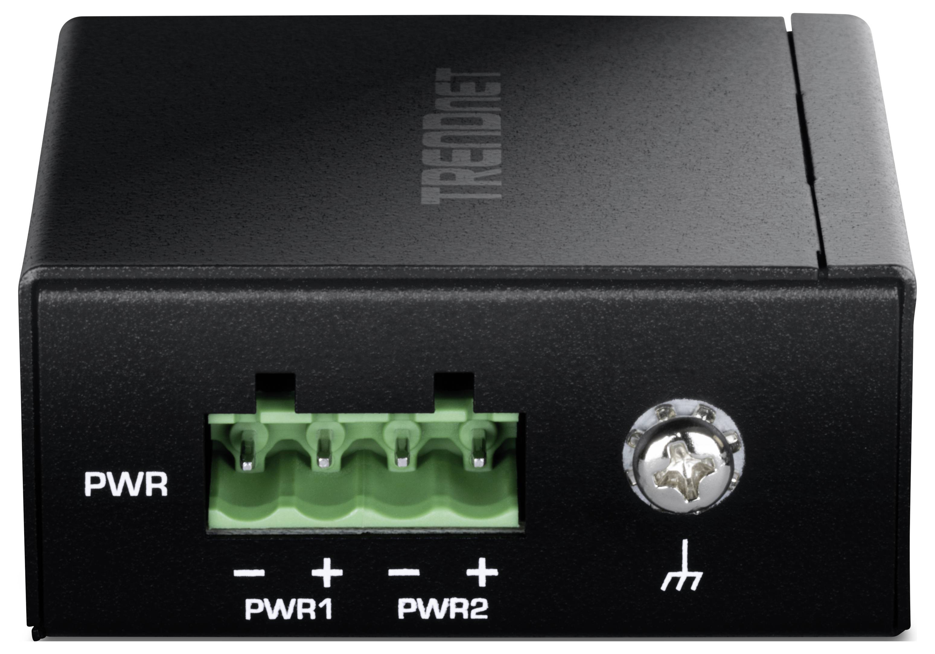 Een zwarte TRENDnet Power over Ethernet-injector met groene stroomconnectoren gemerkt als 'PWR1' en 'PWR2', plus een aardingsschroef.