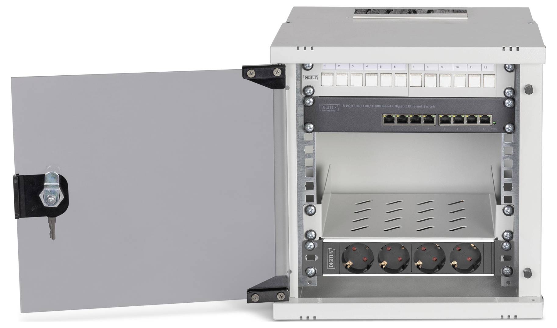 Een open elektronische apparatuurkast met een paneel met netwerkpoorten, stopcontacten en een afsluitbare deur, die beveiligde connectiviteit suggereert.