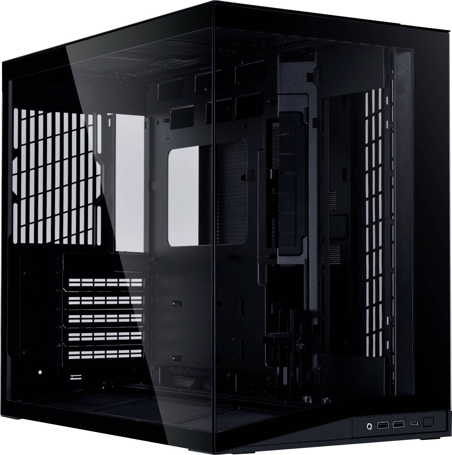 Een transparante, zwarte pc-behuizing met zichtbare ventilatieopeningen en uitbreidingssleuven, die een minimalistisch design tentoonspreiden dat bedoeld is voor het bouwen van op maat gemaakte computers.