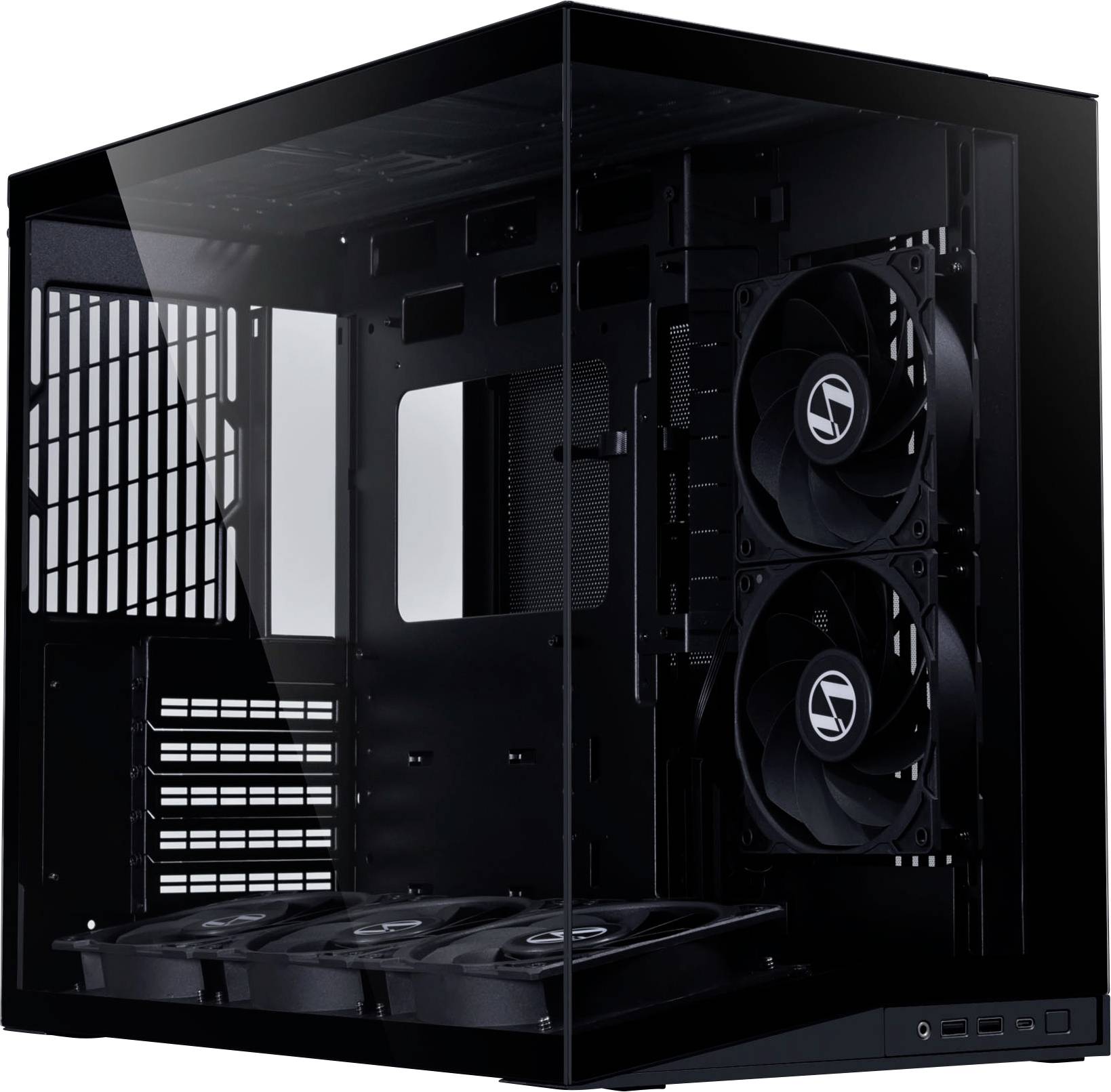 Een zwarte, lege computerbehuizing met transparant zijpaneel; zichtbare ventilators en montageruimtes voor componenten, geschikt voor het bouwen van een custom PC.