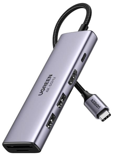 Een zilveren USB-C hub met meerdere poorten, waaronder HDMI, twee USB-A, een USB-C en een ethernetpoort. De hub is aangesloten via een gevlochten kabel.