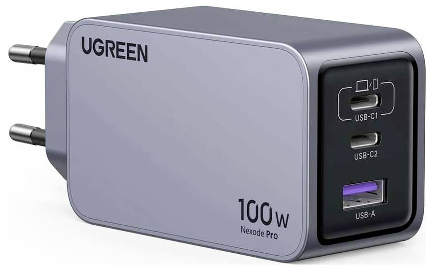 Een grijze 'UGREEN 100W Nexode Pro' oplader met twee USB-C en één USB-A poorten, ontworpen voor het snel opladen van meerdere apparaten tegelijkertijd.