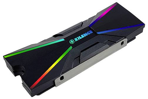 Een zwart computercomponent met gekleurde LED-accenten, met het merk 'Xilence' in het midden.