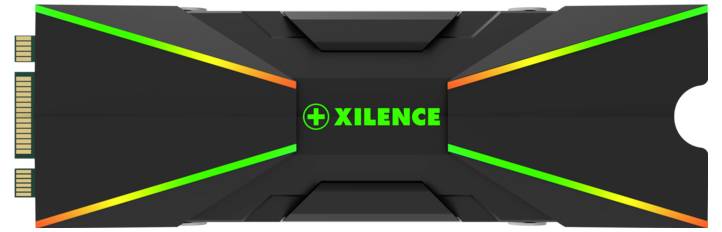 Afbeelding van een zwarte Xilence RAM-module met gekleurde LED-lijnen en het 'Xilence'-logo in het groen in het midden.