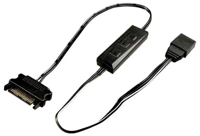 'Zwarte SATA-voedingskabeladapter met geïntegreerde schakelaar.'