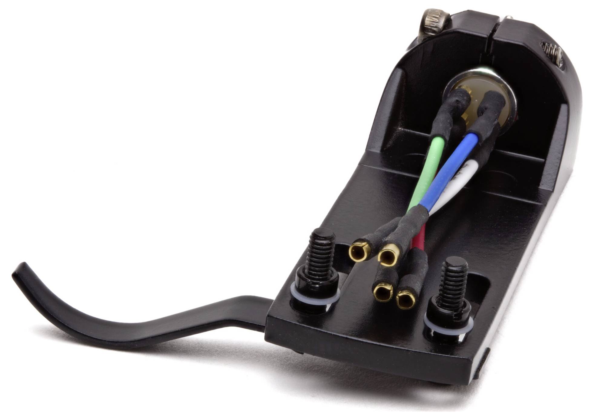 Bewerkte afbeelding van een zwarte draaitafel-headshell met vier gekleurde draden (rood, groen, blauw, wit) die zich uitstrekken aan de achterzijde, gebruikt voor het aansluiten van een cartridge.