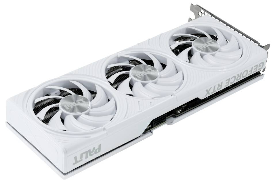 Een witte Palit GeForce RTX videokaart met drie koelventilatoren en zilveren accenten, waarschijnlijk bedoeld voor high-performance gaming of computergebruik.