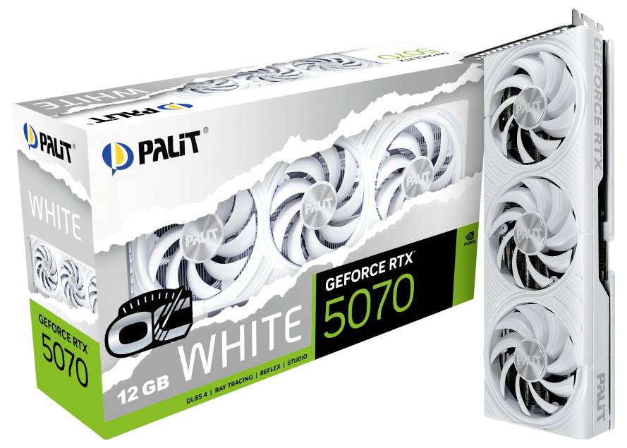 'Palit GeForce RTX 5070 White' videokaart met drie koelventilators, afgebeeld naast zijn retailverpakking.