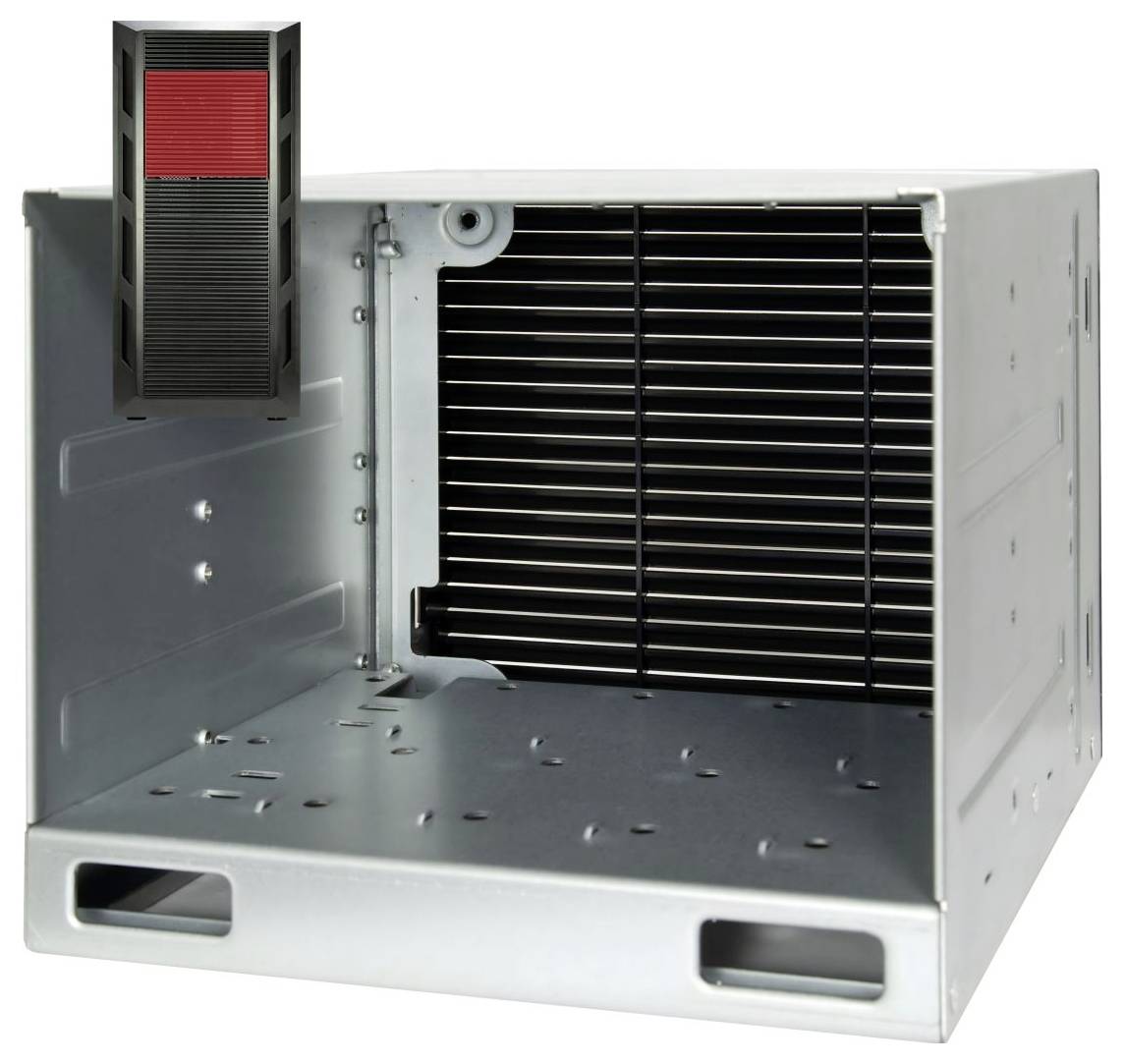 'Computerbehuizing met een stationstructuur en een koelventilator-inzetstuk. Metalen behuizing die open sleuven voor componenten en ventilatie laat zien.'