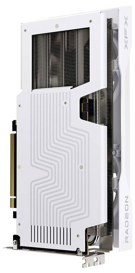 Een witte grafische kaart met een modern design, voorzien van XFX-branding en zichtbare koelribben en ventilator voor verbeterde warmteafvoer.