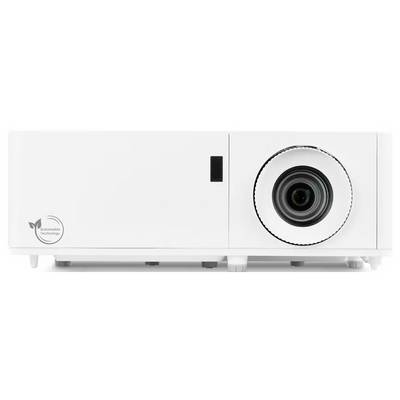 Vooraanzicht van een witte digitale projector met een instelring rond de lens, ingeschakeld en klaar om te projecteren.