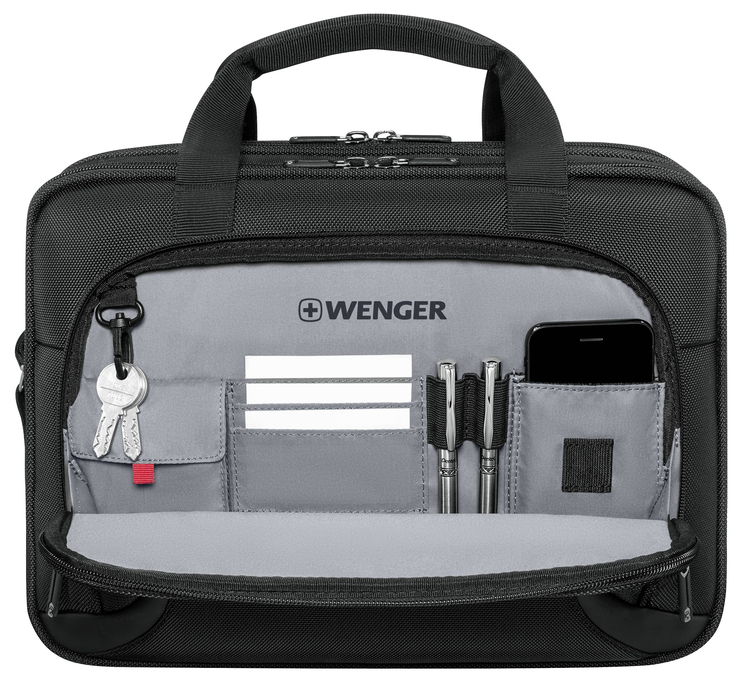 Een zwarte en grijze Wenger laptoptas heeft een georganiseerde voorzak met een sleutelring, pennen, smartphone-sleuf en ritsvakken.