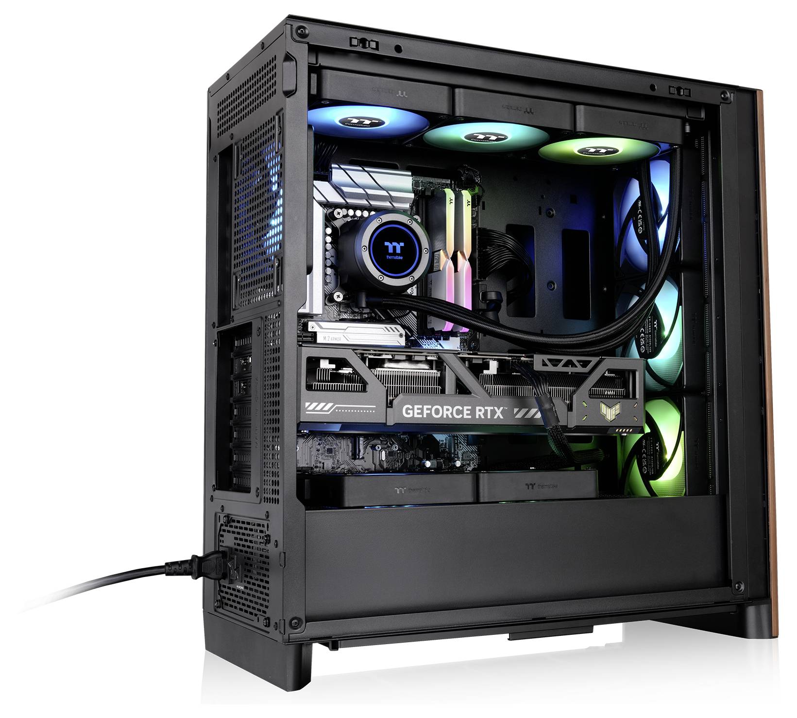 Een gaming desktop computer met een zichtbare 'GeForce RTX' videokaart en kleurrijke RGB-verlichting in de transparante behuizing.