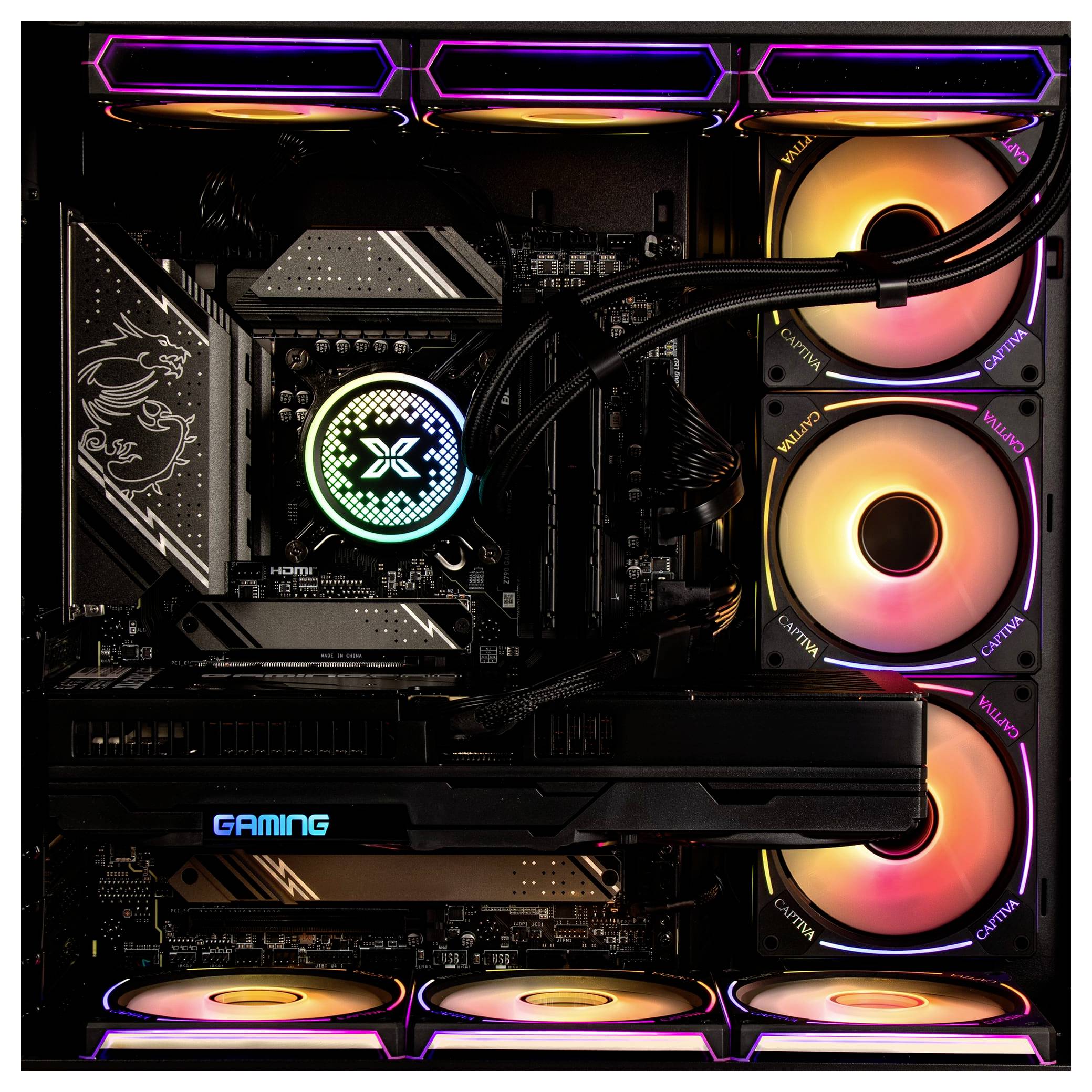 Gaming-PC interieur met RGB-verlichting met een centrale processorkoeler, meerdere ventilatoren en een 'GAMING' videokaart geïnstalleerd.