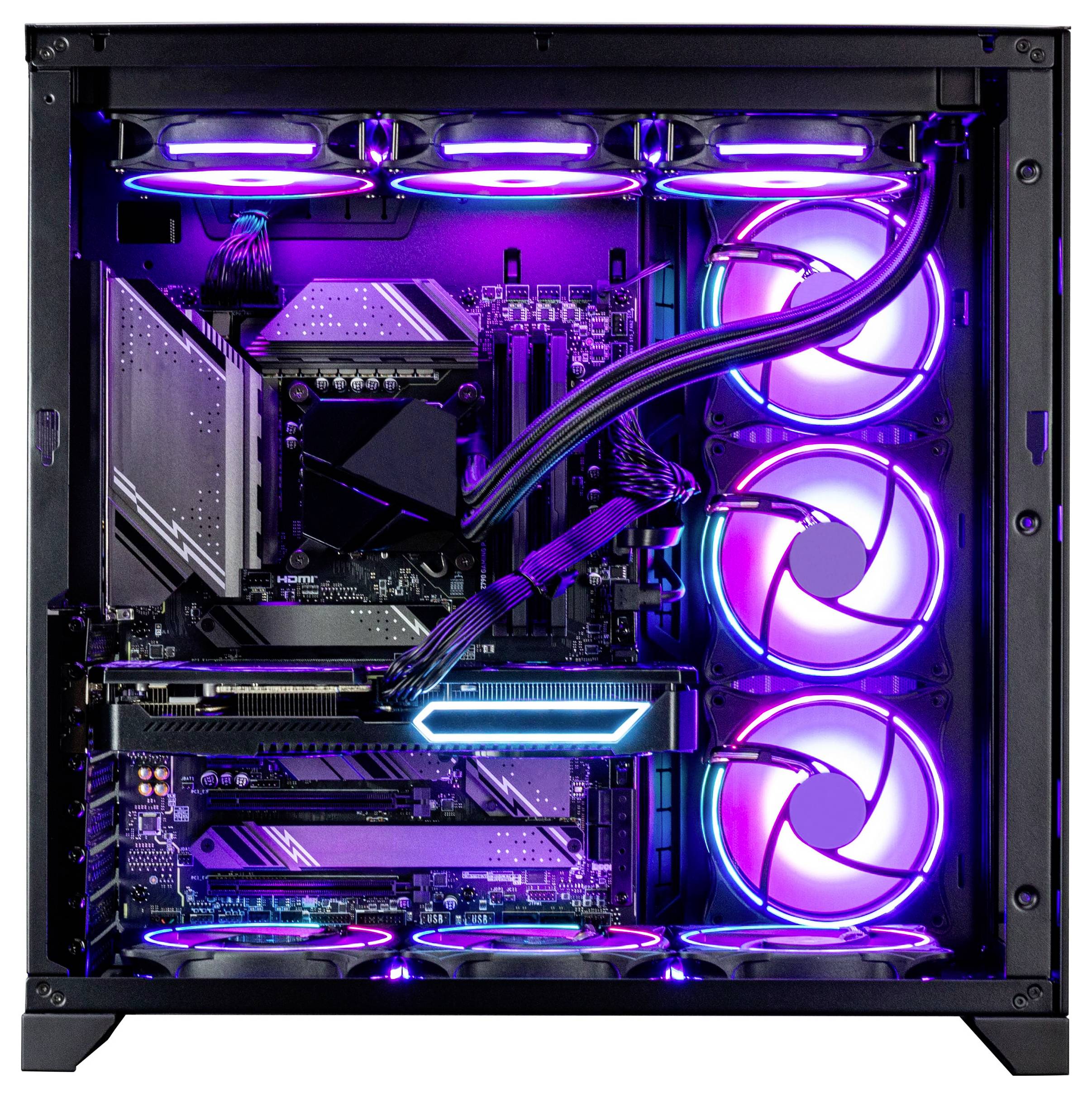 Een gamingcomputer-toren met RGB-verlichting beschikt over meerdere koelventilatoren en zichtbare interne componenten, wat de geavanceerde hardwareconfiguratie benadrukt.