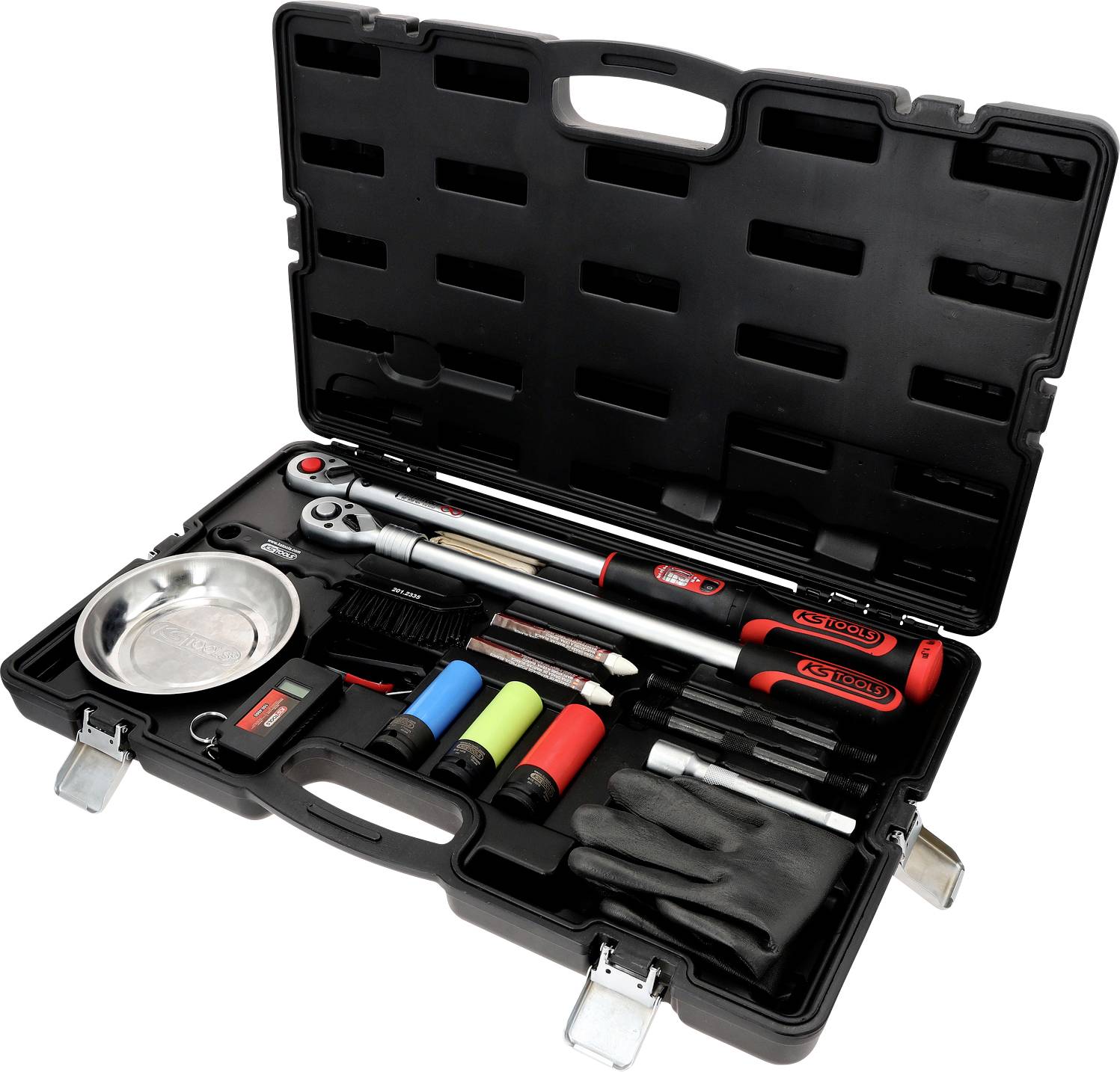 Een zwarte gereedschapskoffer geopend met verschillende gereedschappen zoals schroevendraaiers, een moersleutel, dopsleutels, handschoenen en een magnetische schaal.