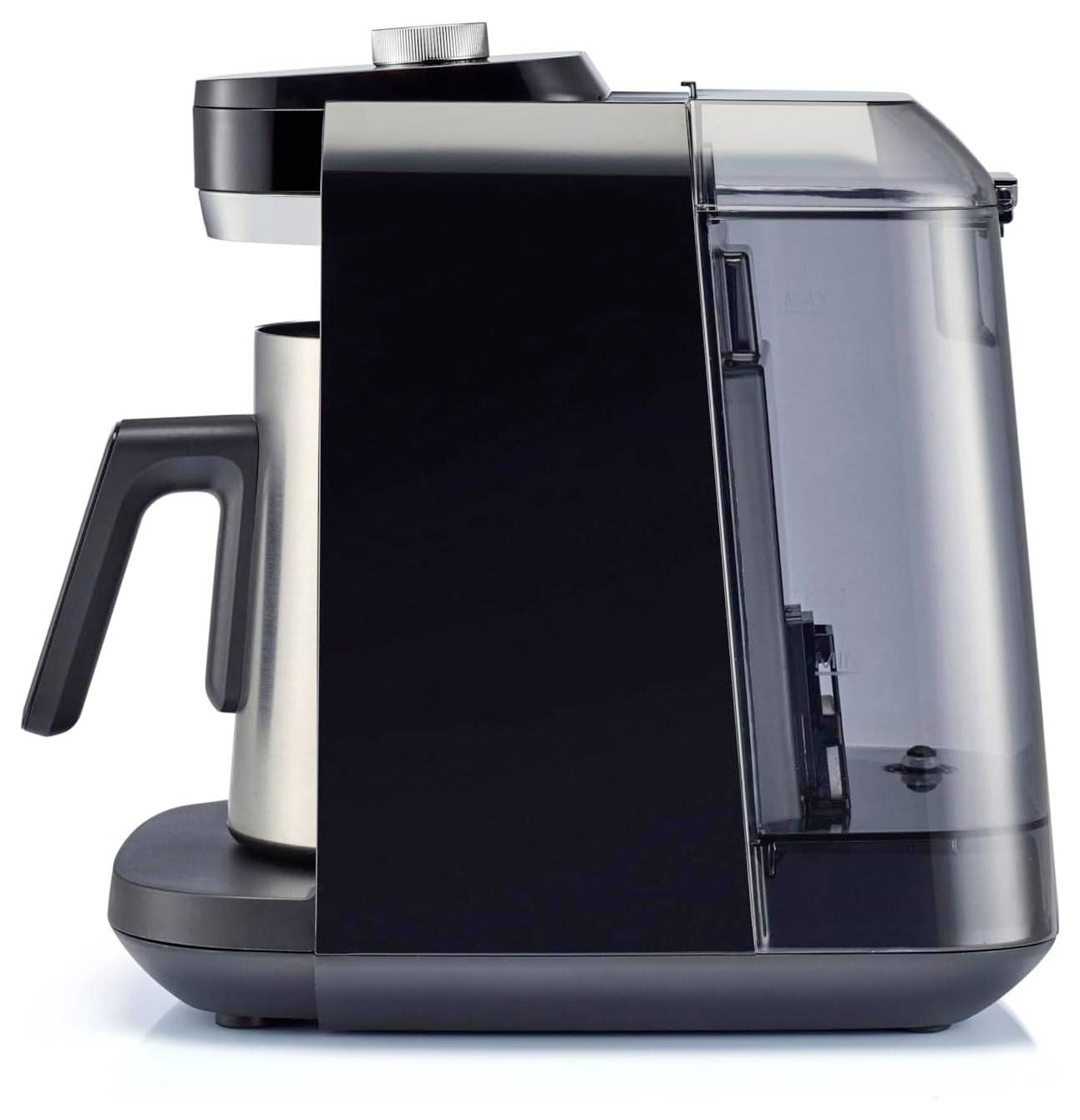 Een strakke, moderne espressomachine met een roestvrijstalen kan en een transparante waterreservoir, ontworpen voor het bereiden van koffie thuis.