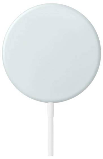 Een ronde, lichtblauwe lolly met een witte stok tegen een effen achtergrond.