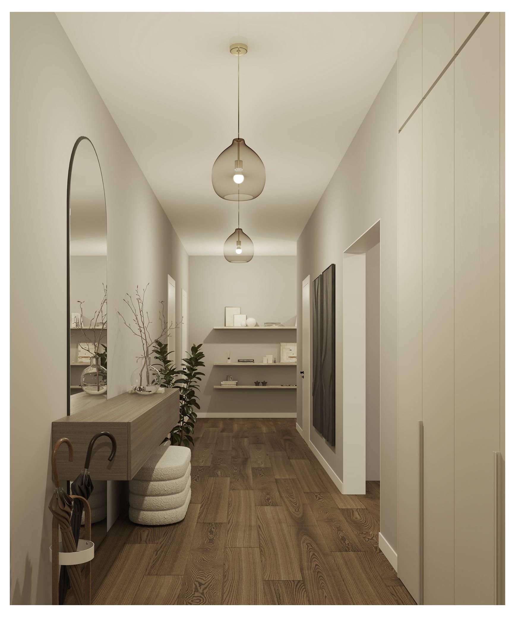 Een smalle gang met houten vloer, minimalistische decoratie inclusief een spiegel, planken en een potplant, verlicht door hangende lampen.