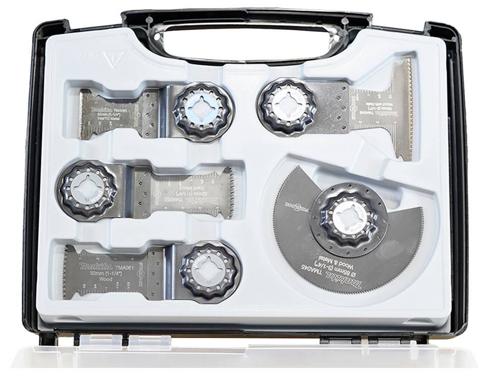 Een draagbare gereedschapsset met zes verschillende zaagbladen, inclusief circulaire en rechte typen, netjes gerangschikt in een draagtas.