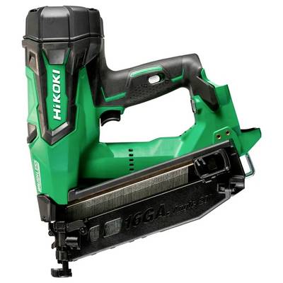 Een groene en zwarte snoerloze spijkerpistool met de merknaam 'HiKOKI'. Het heeft een magazijn dat '16GA' spijkers kan bevatten, geschikt voor timmerwerken.