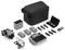 Een drone-kit bevat een drone, een afstandsbediening, drie batterijen, propellers, een oplaadstation, een propellerhouder, filters, een adapter en een draagtas.