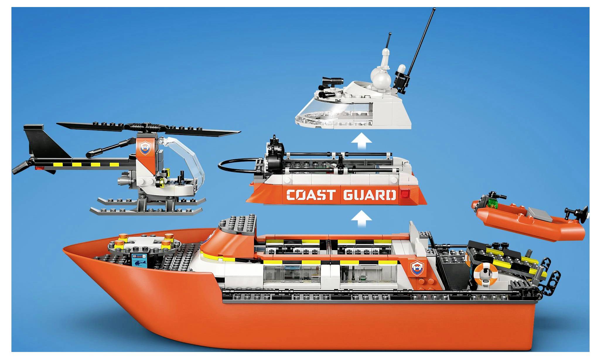 LEGO kustwacht set met een grote oranje reddingsboot, helicopter en kleine boot, met modulaire secties voor gevarieerde assemblage.