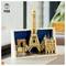 'Lego Architecture set van Parijs' met de Eiffelstoren, de Arc de Triomphe en andere iconische bezienswaardigheden in een decoratieve weergave.