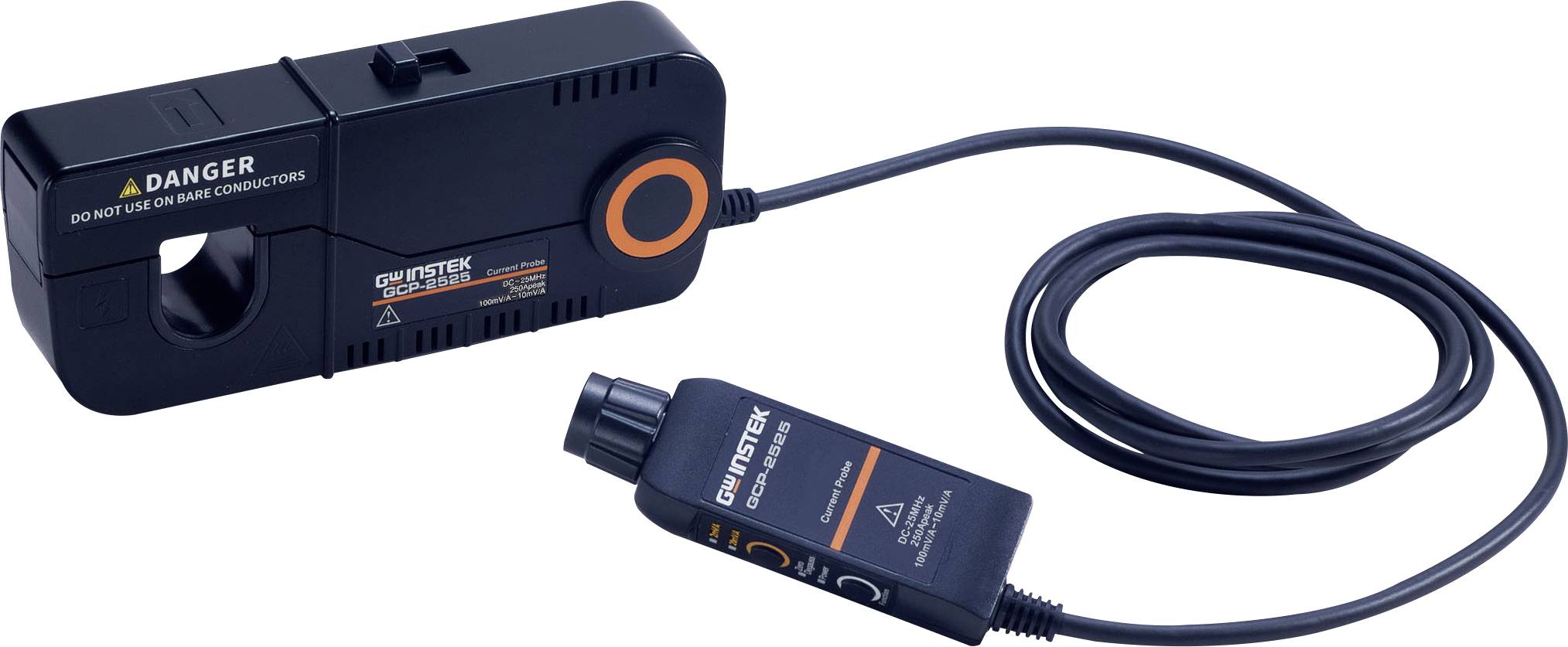 'GW Instek GCT-904 Stroomsondeadapter.' Zwart apparaat met kabel, voorzien van waarschuwingslabels. Gebruikt voor elektrische metingen.